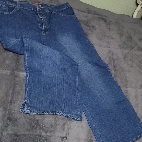 Out Jean Stretch Capri Size 20 (jr's) - Picture 2 of 7